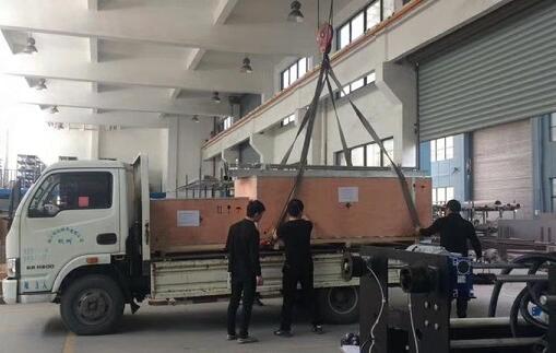 发货现场：佩德卡全自动无接触洗车机360型发往客户处